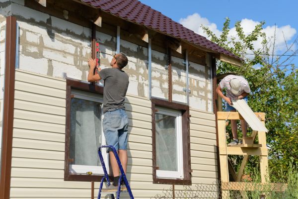 Handyman Siding Repair Service
